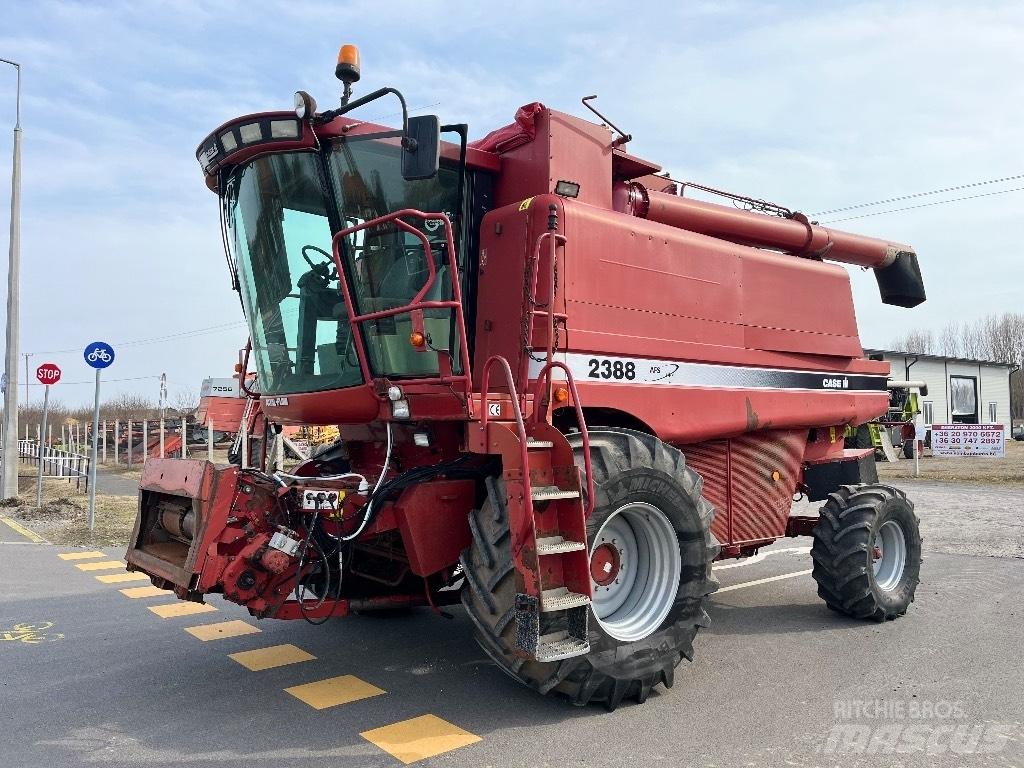 Case IH 2388 Kombinované zberacie stroje
