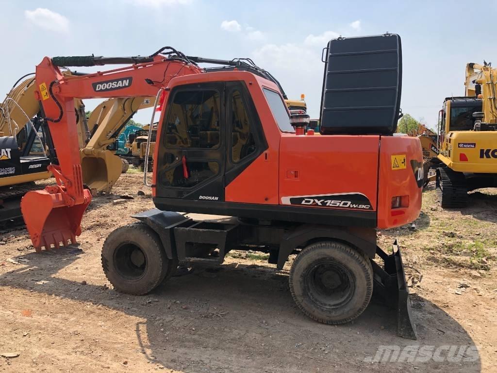 Doosan DX150W Pásové rýpadlá