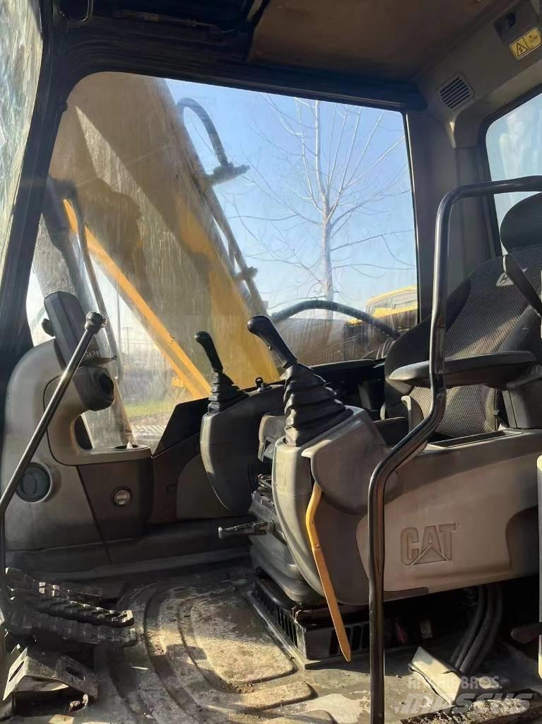 CAT 312d Pásové rýpadlá