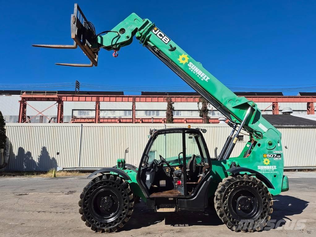 JCB 507-42 Teleskopické manipulátory