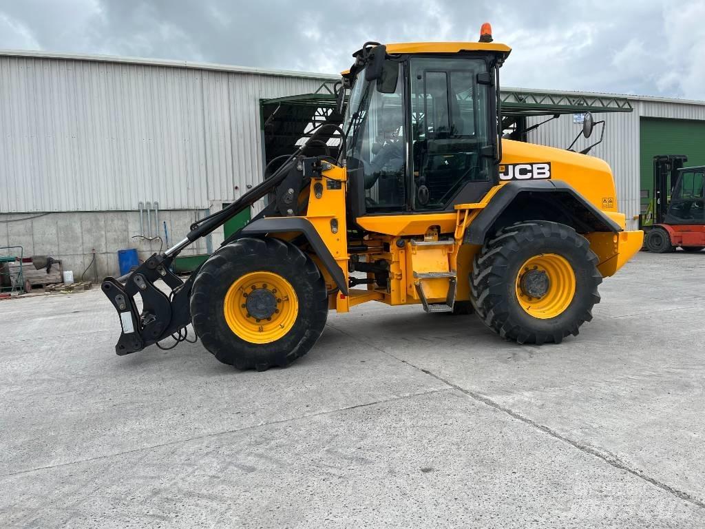 JCB 413 S Kolesové nakladače