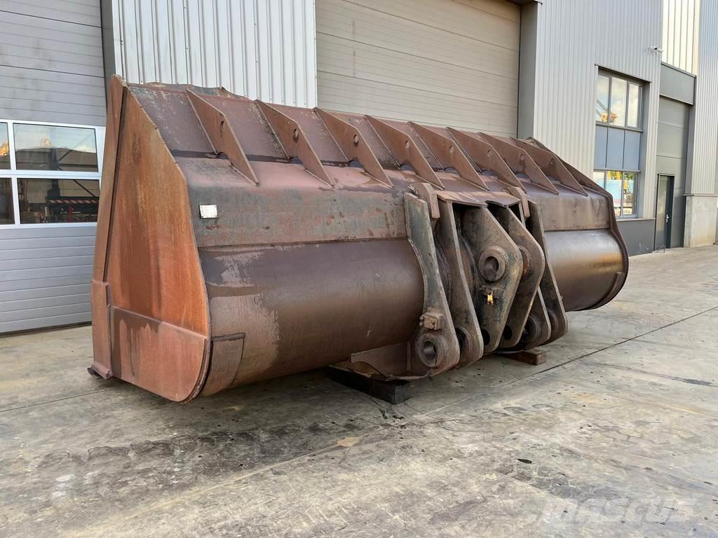 CAT 990 Bucket Lopaty