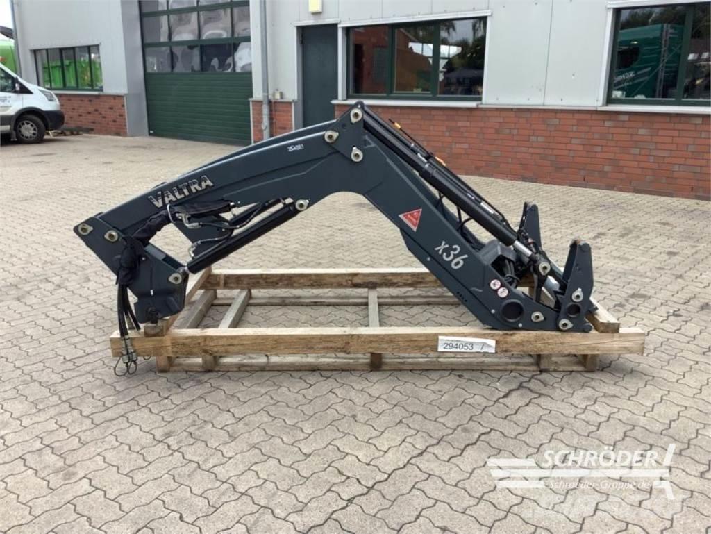 Valtra X36 DM Čelné nakladače a rýpadlá