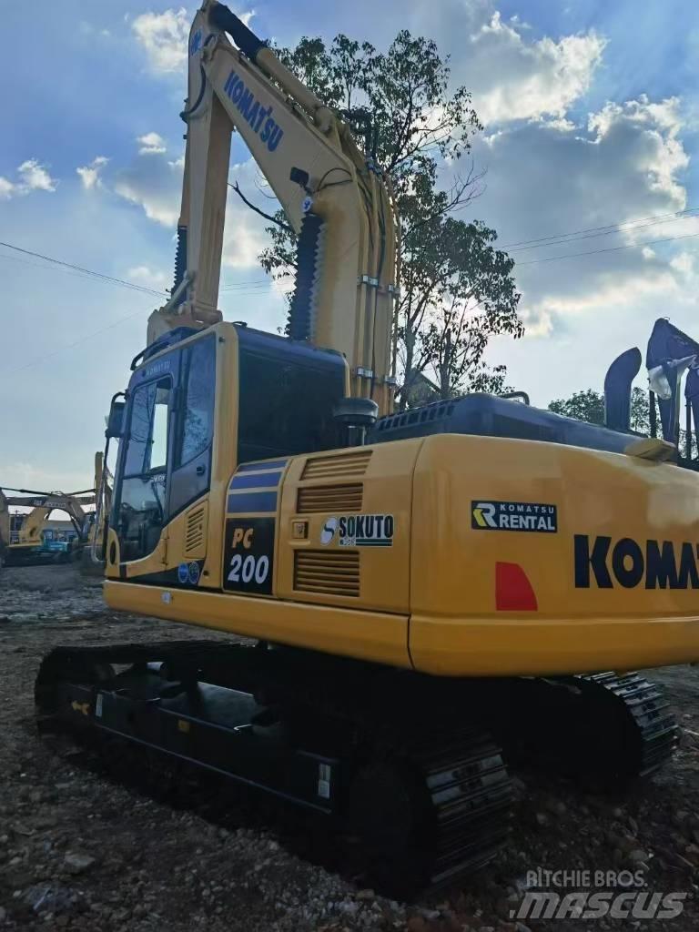 Komatsu 200-8 Pásové rýpadlá