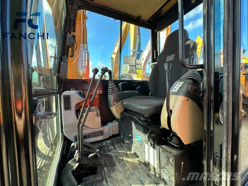 CAT 305.5 E 2 Pásové rýpadlá