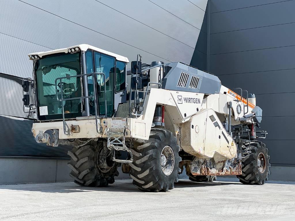 Wirtgen WR 240i Recyklovače asfaltu