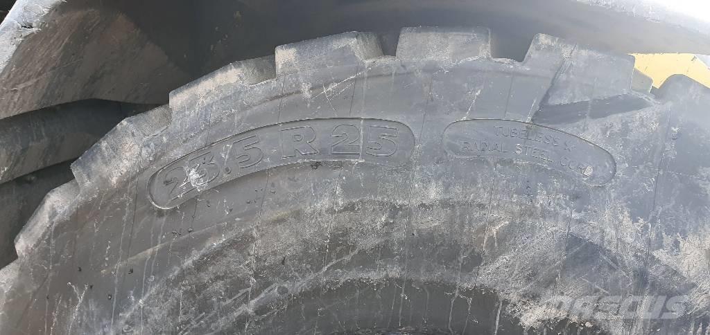 Liebherr L 556 Kolesové nakladače