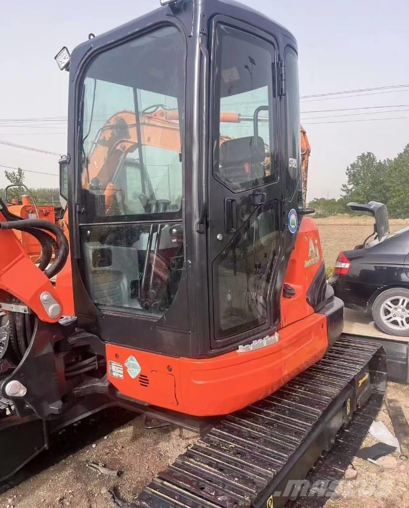 Kubota 161 Pásové rýpadlá