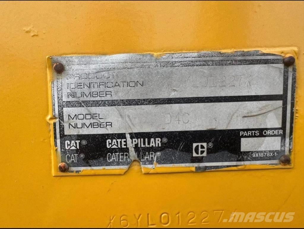 CAT D4C3 Pásové dozéry