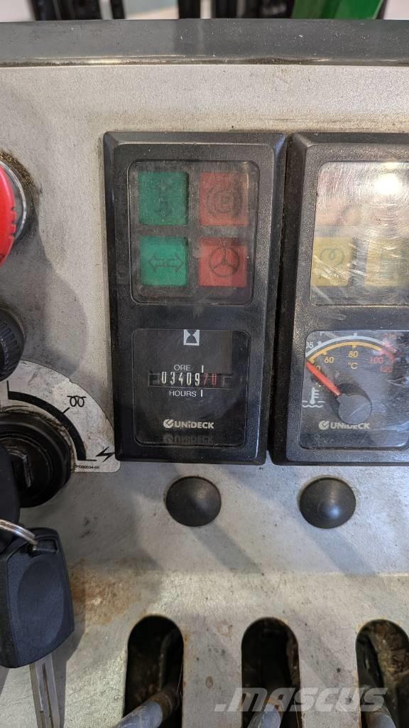 Combilift CB 3000 4 cestné vysokozdvižné vozíky