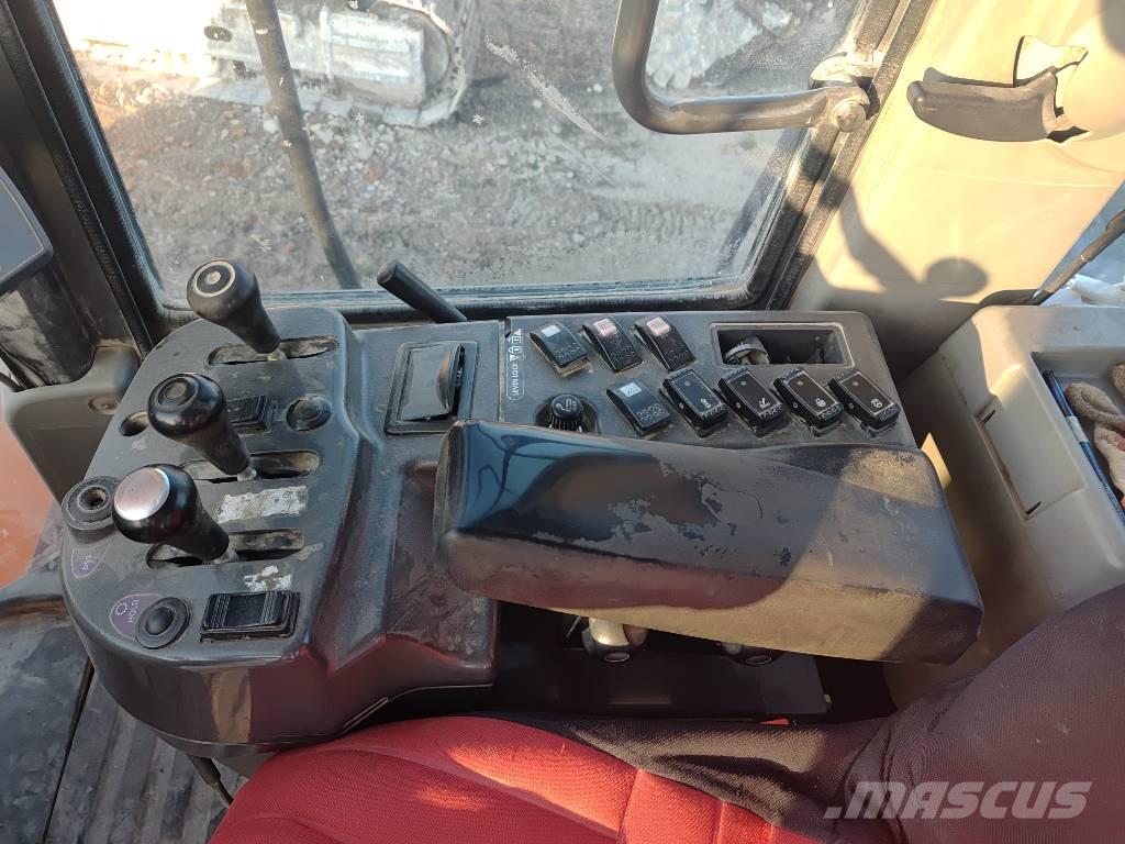Hitachi ZW 310 Kolesové nakladače