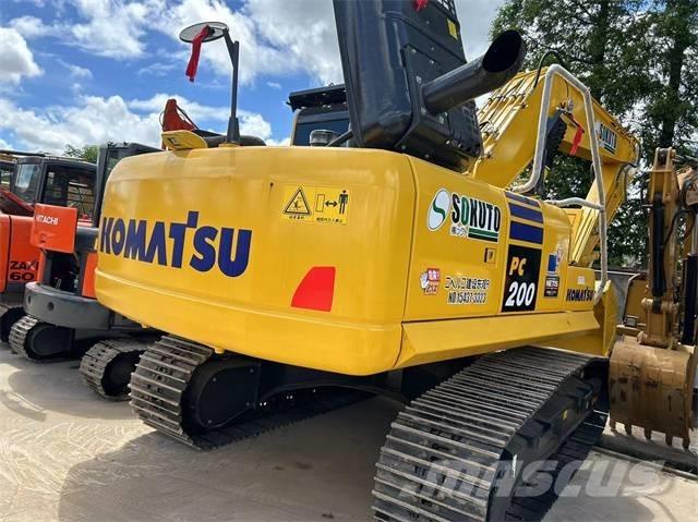 Komatsu PC 200-8 Pásové rýpadlá