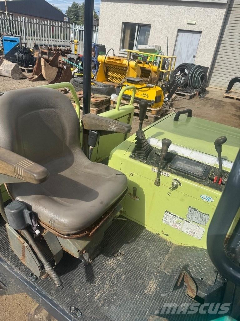 Yanmar C 30 Pásové sklápače