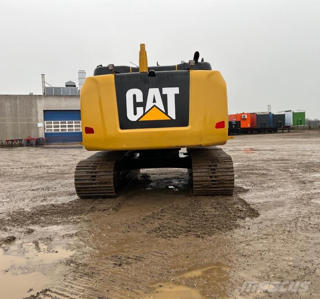 CAT 323 F L Pásové rýpadlá