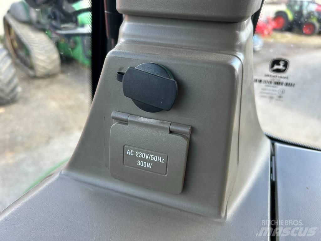 John Deere 8RX410 Traktory