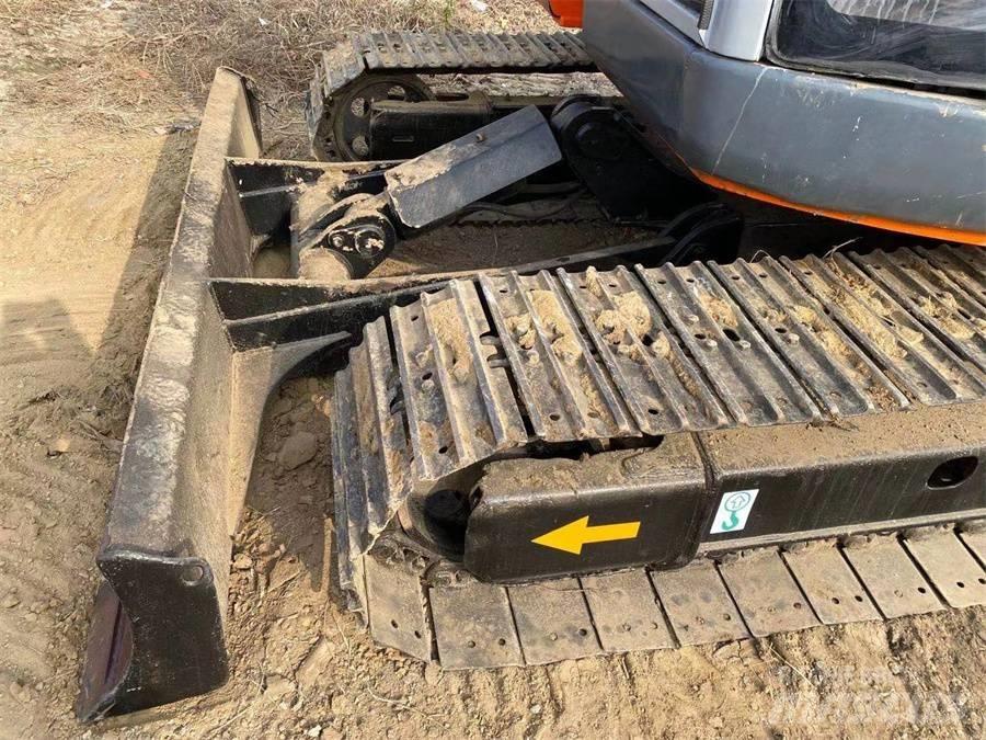Hitachi EX75 Pásové rýpadlá
