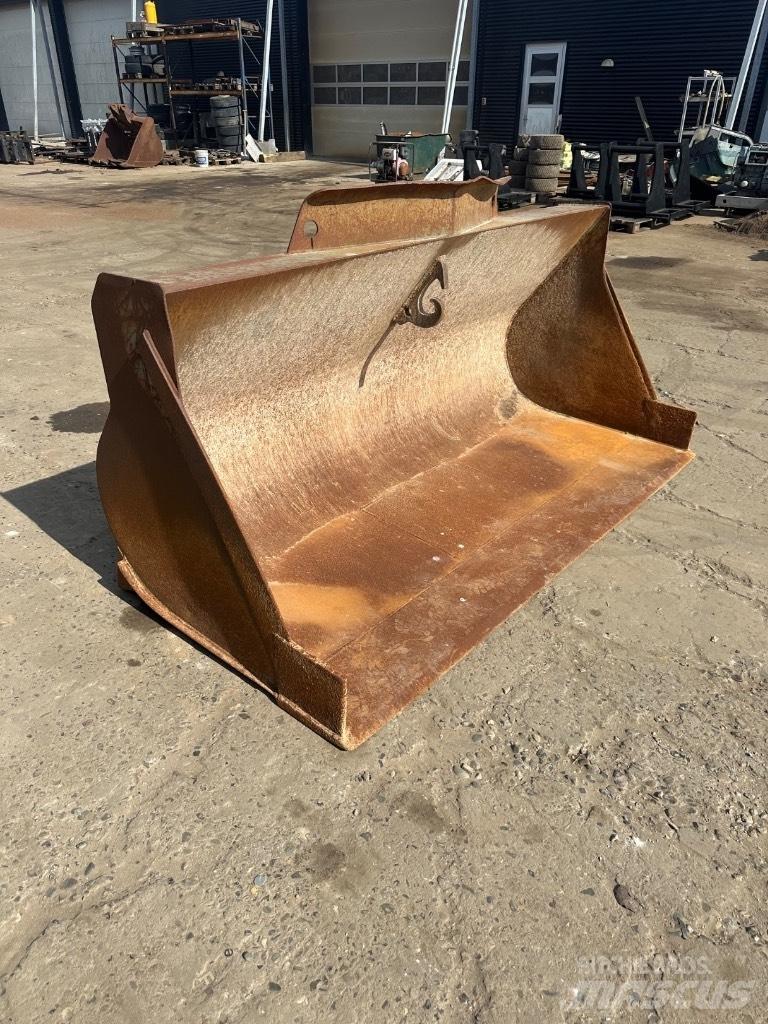 Volvo 2500mm Lopaty
