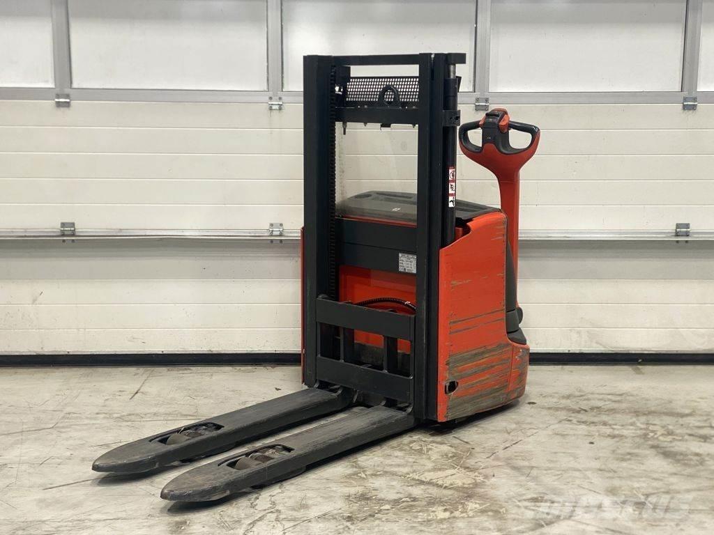 Linde L12 I Ručne vedené vysokozdvižné vozíky