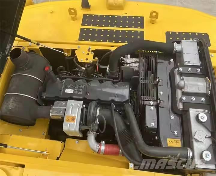 Komatsu PC220-8 Pásové rýpadlá
