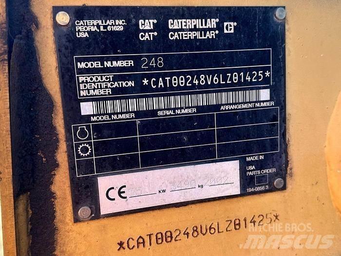 CAT 248 Mininakladače