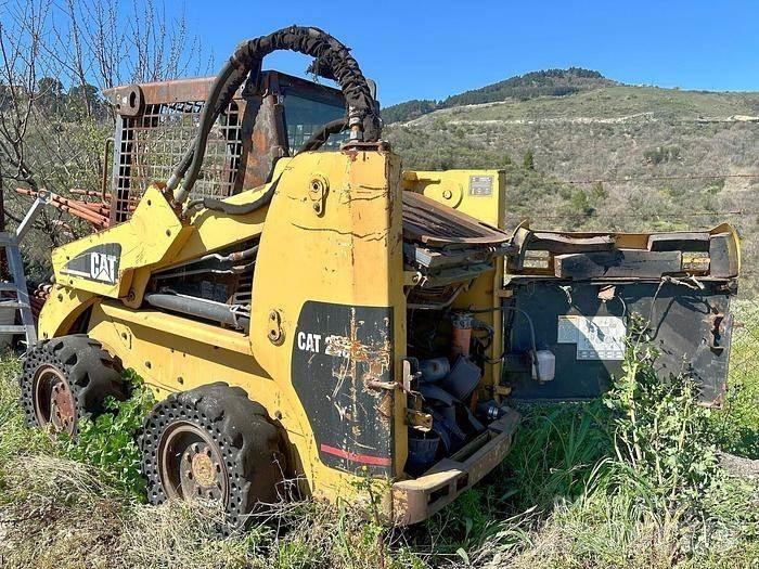 CAT 248 Mininakladače