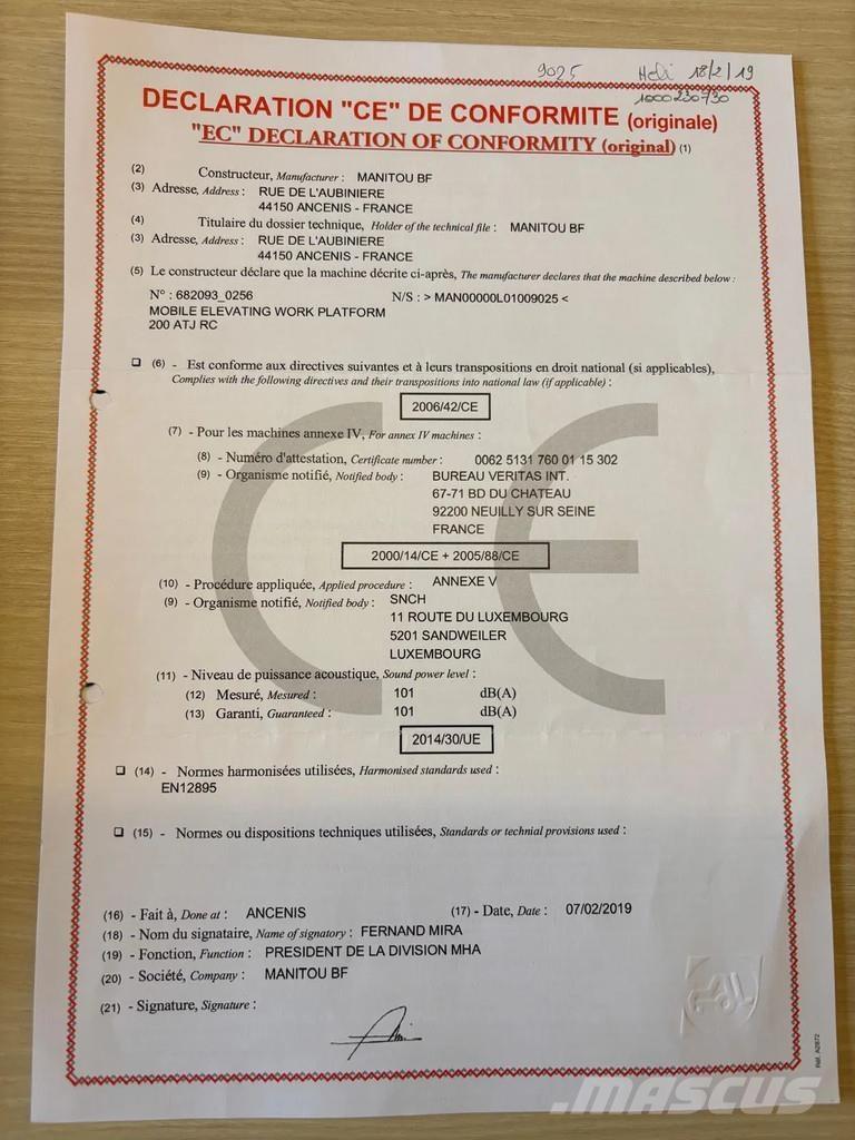 Manitou 200 ATJ Kĺbové plošiny