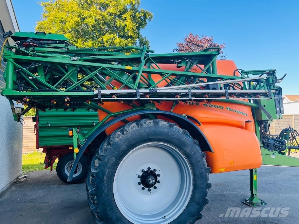 Amazone UX 5200 Ťahané postrekovače