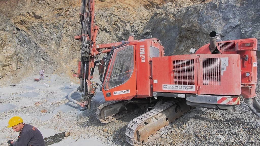 Sandvik DX 780 Povrchové vrtné súpravy