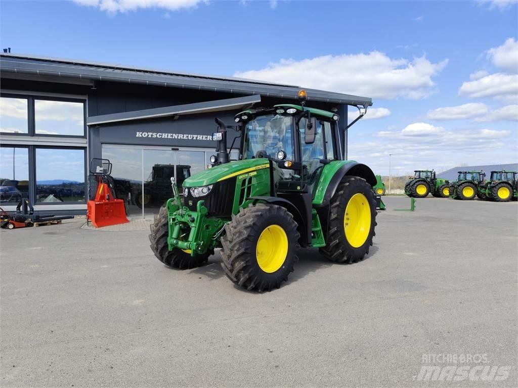 John Deere 6100M Traktory