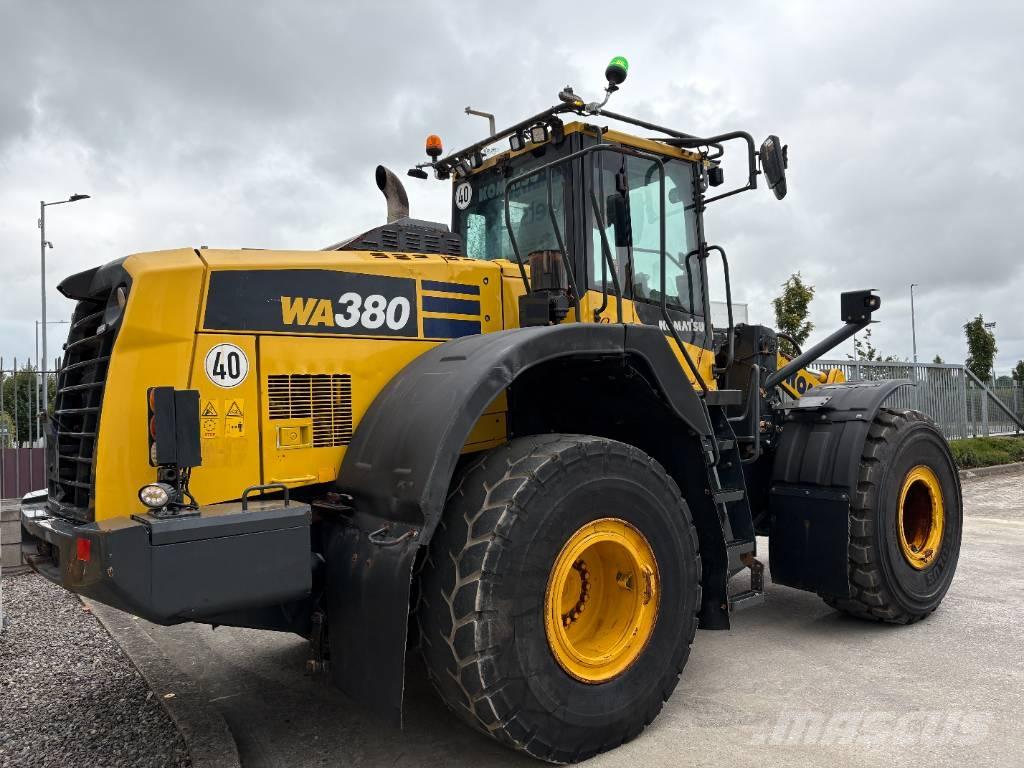 Komatsu WA380-8 Kolesové nakladače