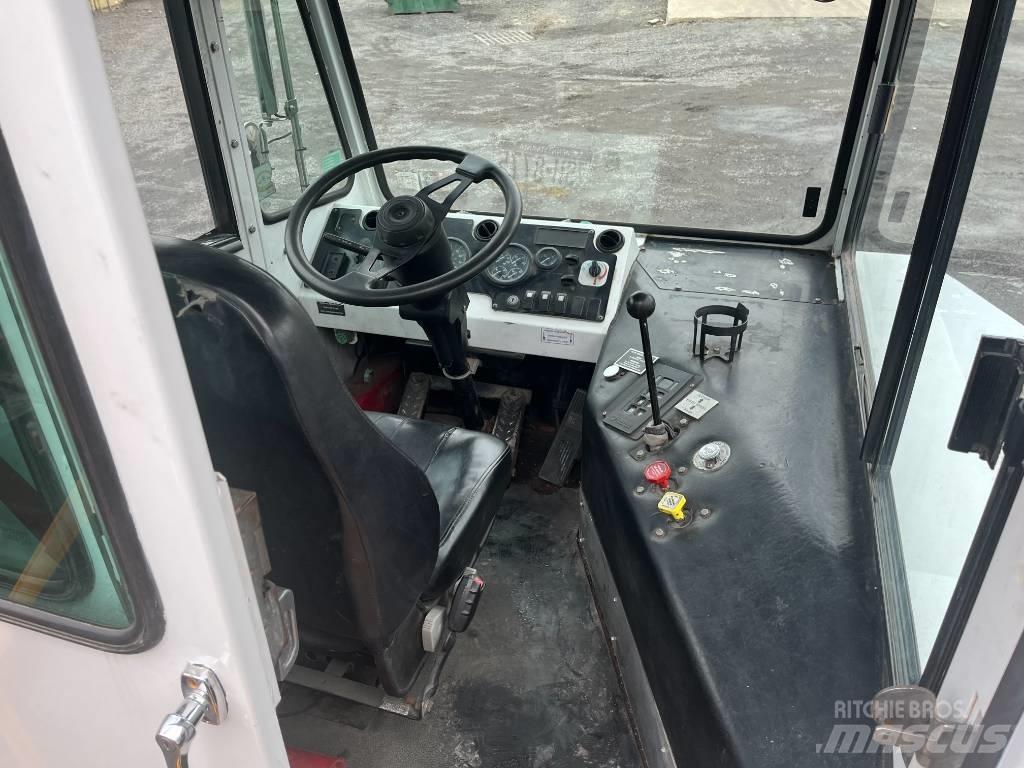Capacity TJ5000 DOT Terminálový ťahač