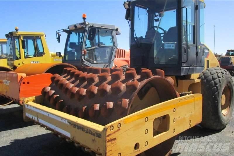 CAT CP533E Kombinované valce