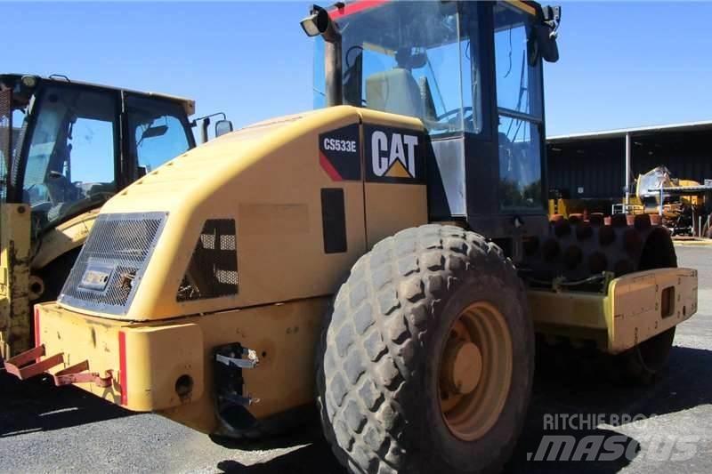 CAT CP533E Kombinované valce