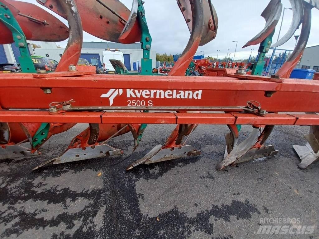 Kverneland 2500S Konvenčné pluhy