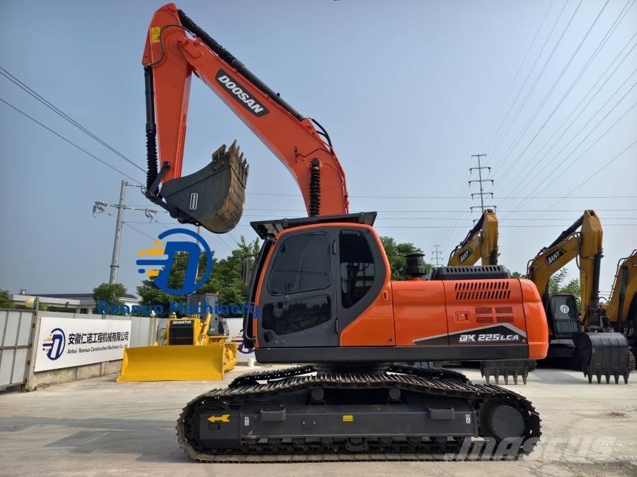 Doosan DX 225 LCA Pásové rýpadlá