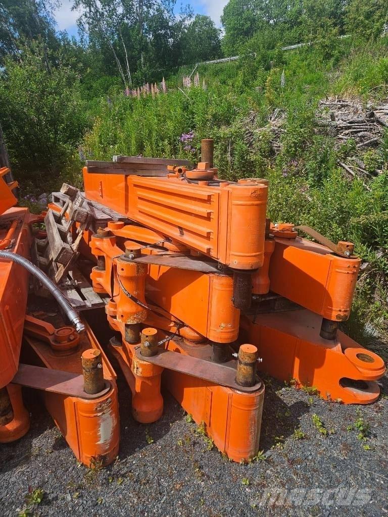 Hitachi ZX 350 LC-7 Výložníky a lyžice