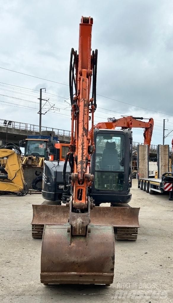 Hitachi Zaxis 85 USB Midi rýpadlá 7 t - 12 t