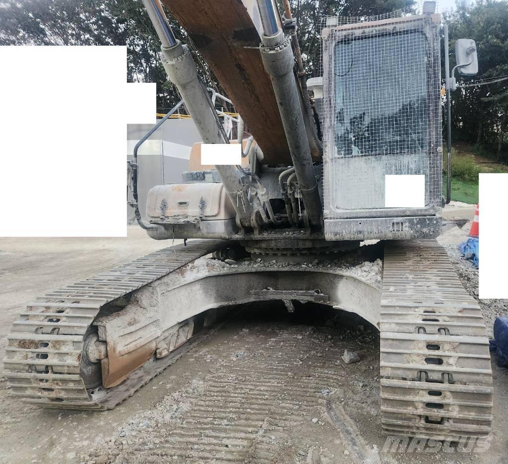 Hyundai HX300 Pásové rýpadlá