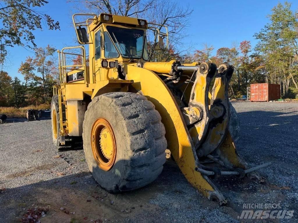 CAT 988 F Kolesové nakladače