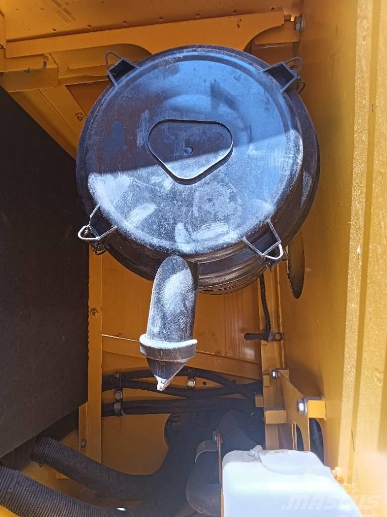 Komatsu PC 220 Pásové rýpadlá