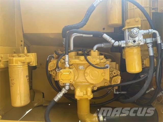 CAT 320D2 Pásové rýpadlá