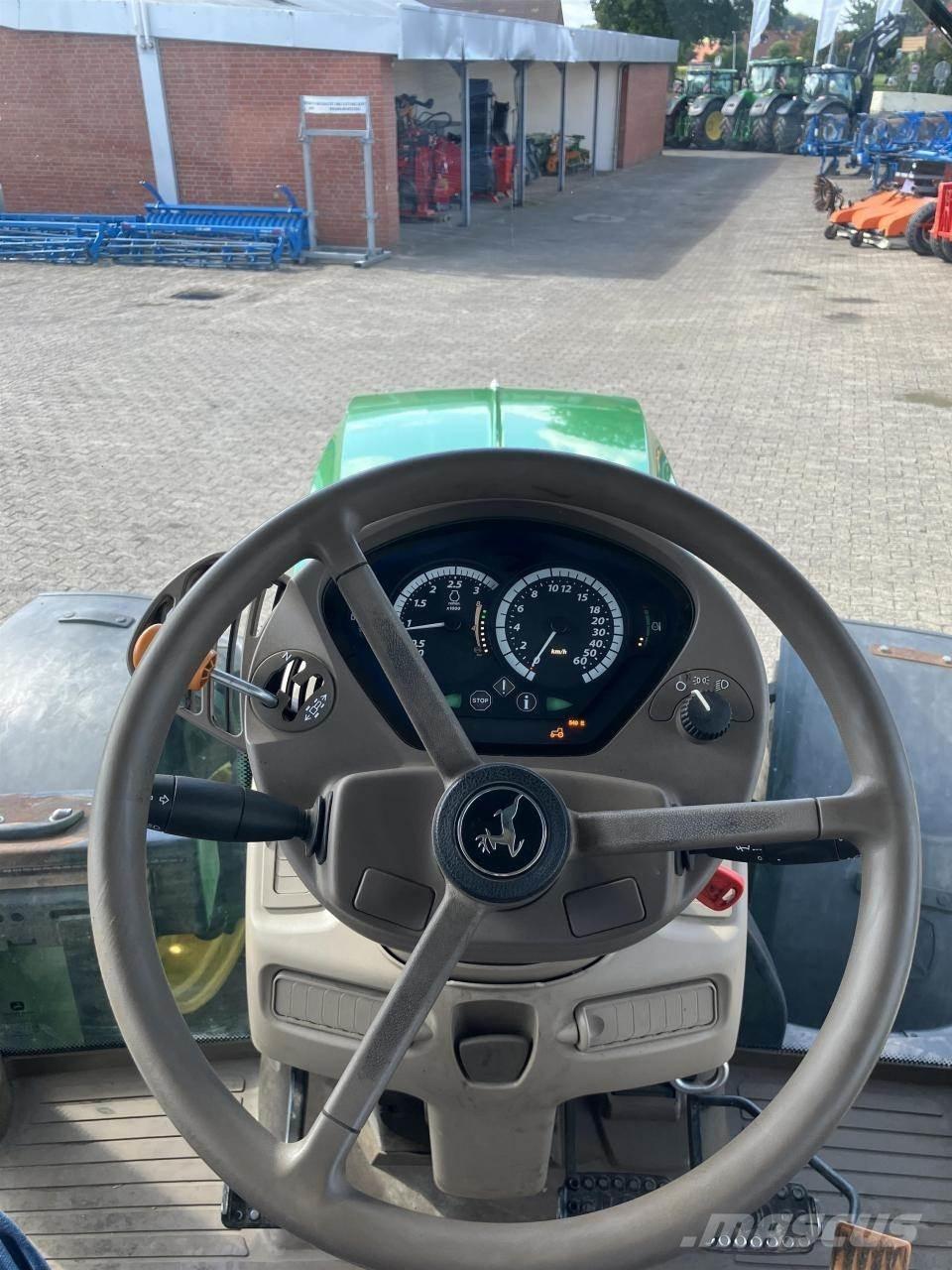 John Deere 6130R Traktory
