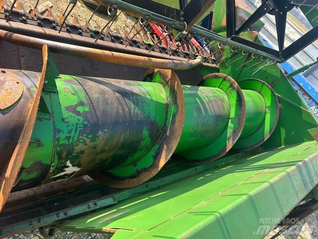 John Deere 2256 Kombinované zberacie stroje