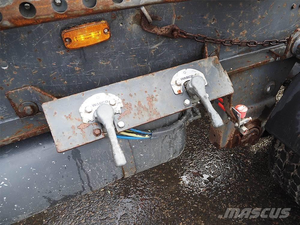 Närko 5 aks. Prívesy na prepravu dreva