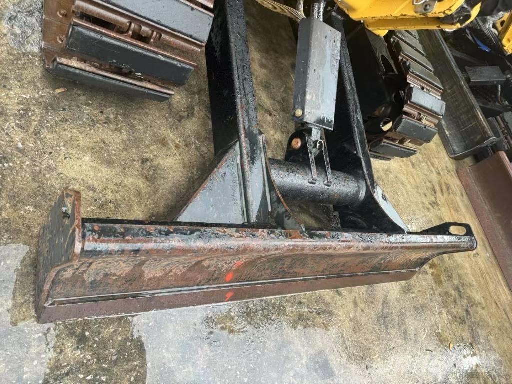 CAT 303 E CR Pásové rýpadlá