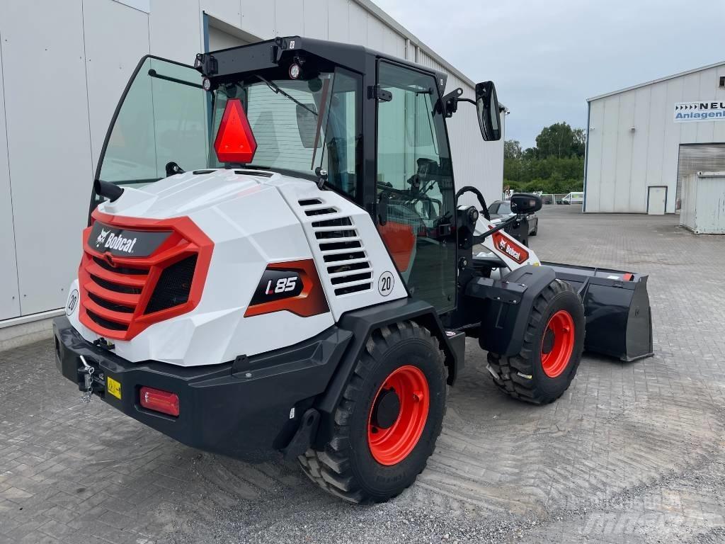 Bobcat L85 Kolesové nakladače