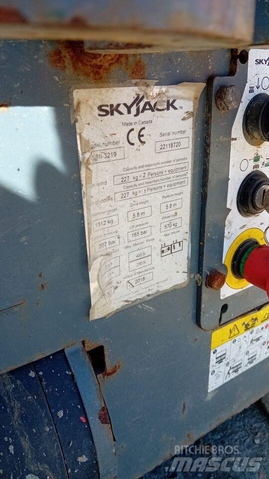 SkyJack SJ 3219 Nožnicové zdvíhacie plošiny