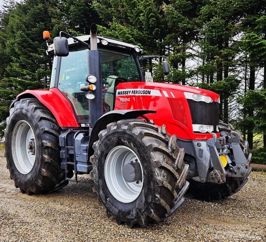 Massey Ferguson 7624 Traktory