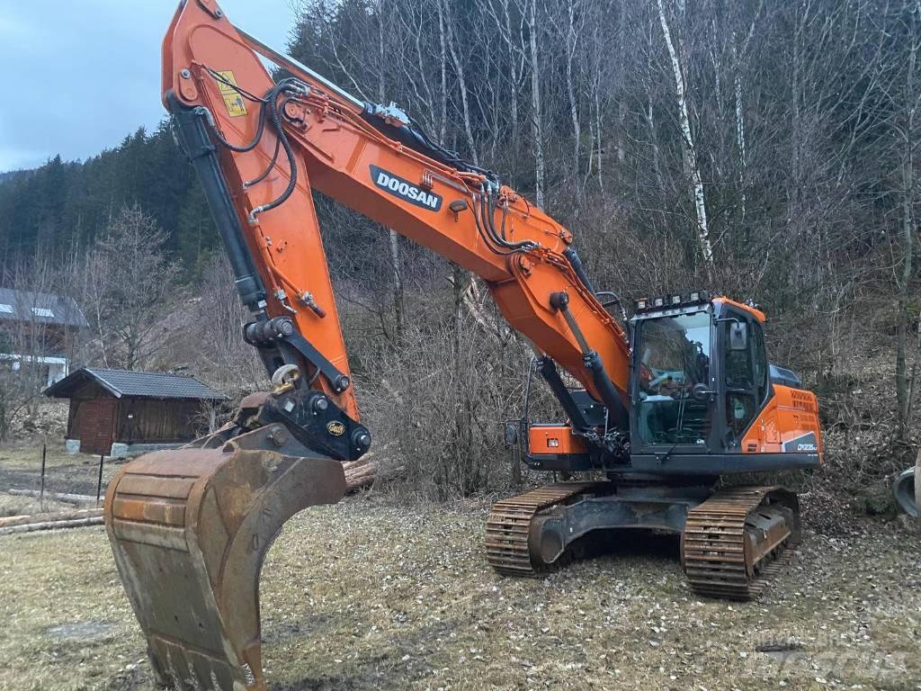 Doosan DX 235 NLC-5 Pásové rýpadlá