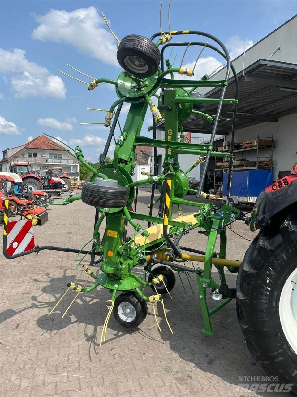 Krone VENDRO 680 Obracače a zhrabovače sena